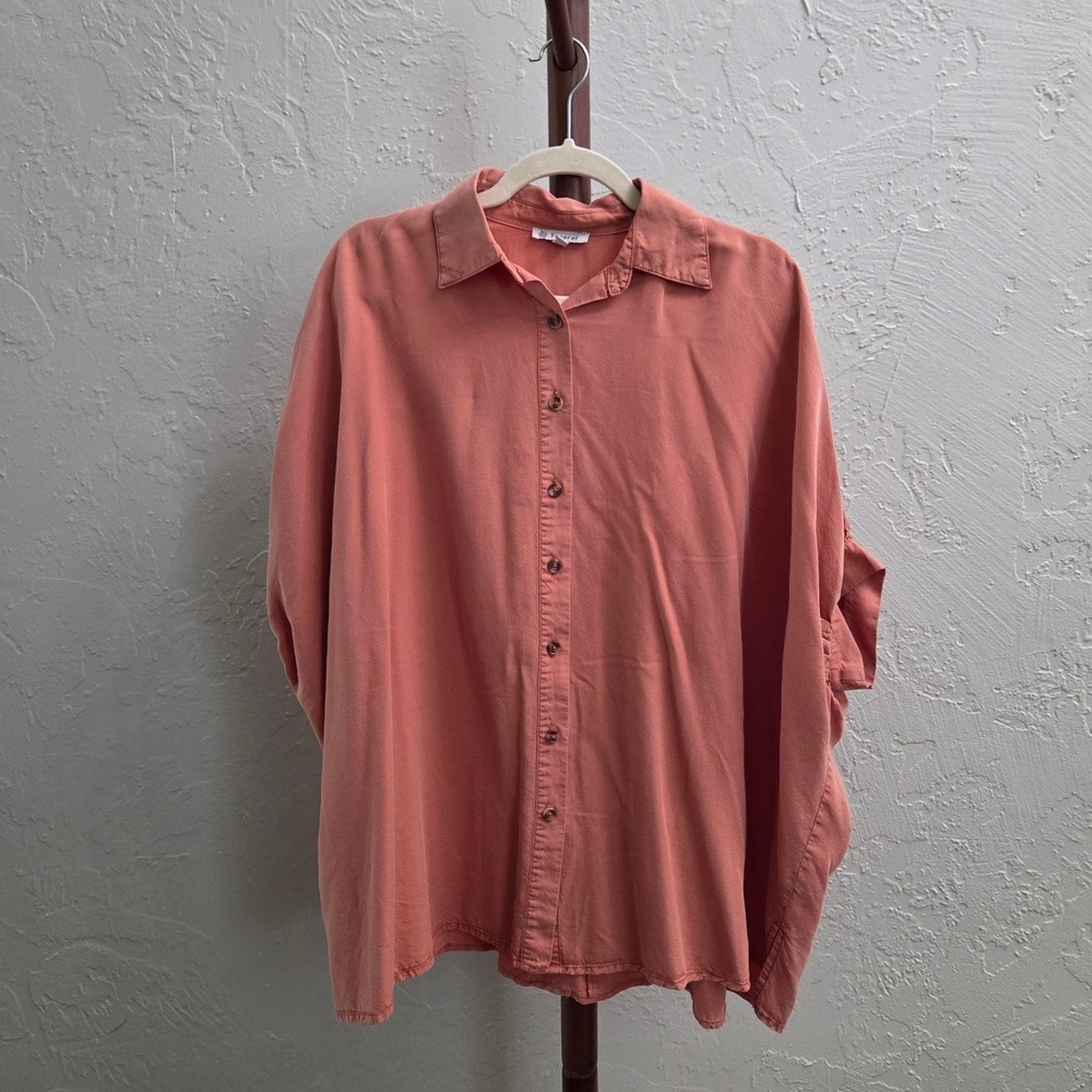 T131. Oversized Button-Down‎ Shirt